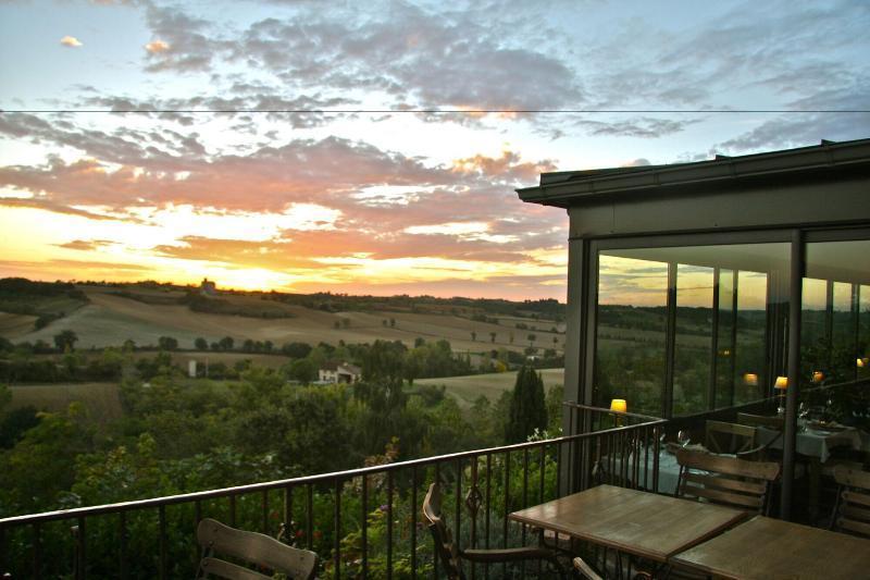 Bed and Breakfast Cuq En Terrasses Cuq-Toulza Exterior foto